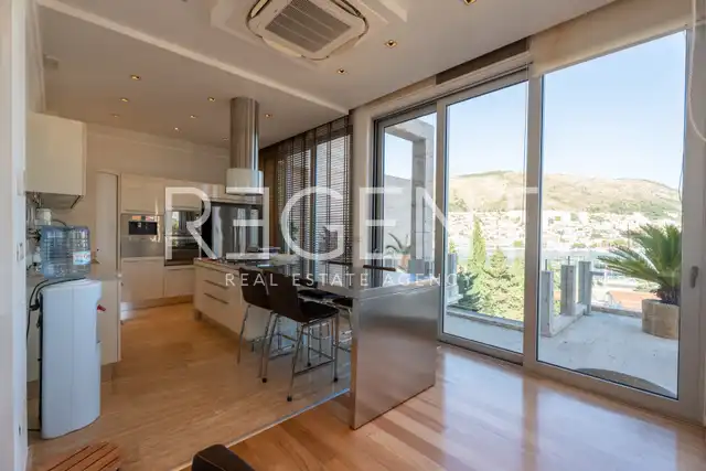 Dubrovnik, Lapad - Luksuzan četverosoban penthouse s krovnom terasom