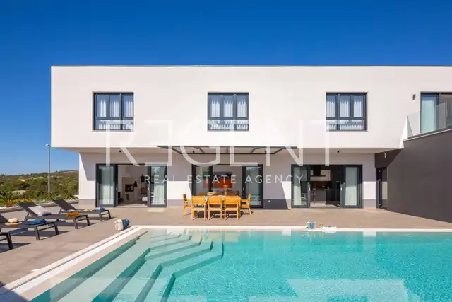 Île de Brač, Milna – Villa de luxe nouvellement construite de 370m2 avec une grande piscine d'hydromassage