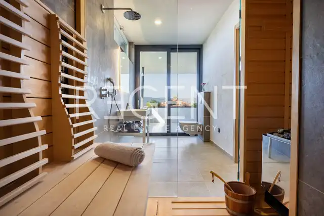 Krk, Linardići - Villa di lusso con vista mare, piscina a sfioro e sauna 350m2
