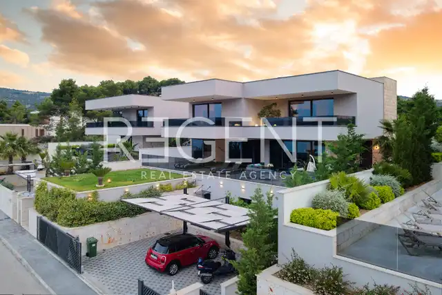 Marina Hills Resort — 3 vily s bazénom, 12 izieb a výhľad na more