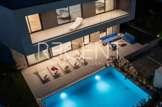 Rogoznica – Luxusní vila 200 m2 u moře