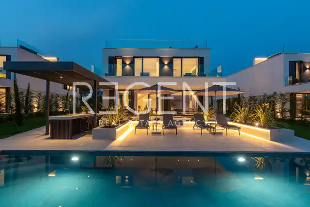 Istria, Poreč – Dizajnová vila s výhľadom na more 310 m2