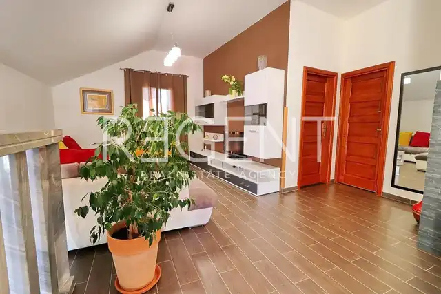 Ostrov Korčula, Vela Luka – Kamenný dom 252 m2