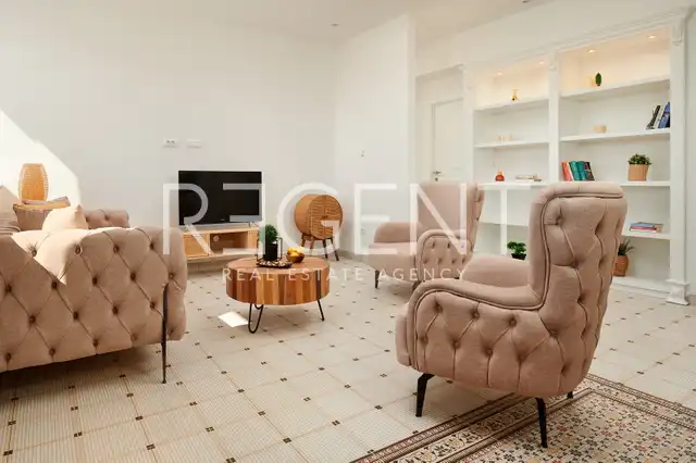 Split, Bačvice - Trojizbový byt s loggiou 105 m2