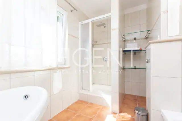 Brač, Mirca - kamenná vila s výhľadom na more, 300m2