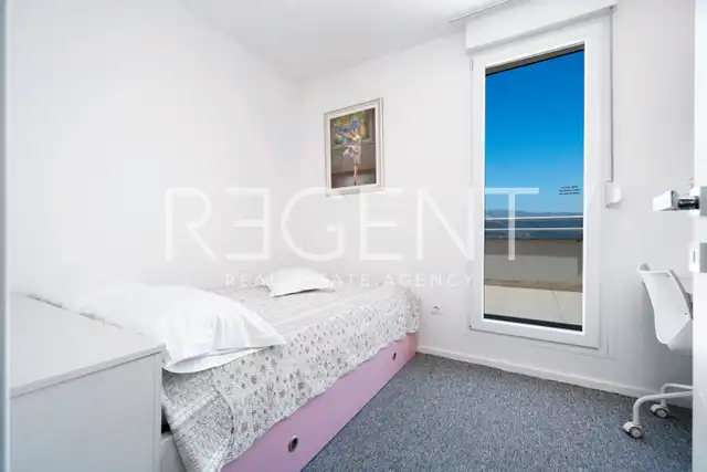 Split, Dragovode - Luxusný penthouse s terasou a výhľadom na more 103 m2