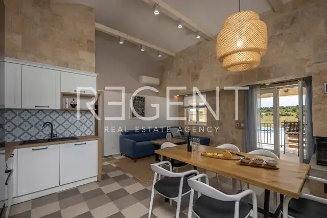 Zadar, Sv. Filip i Jakov - Rustikální vila na pozemku o rozloze 30.000 m²
