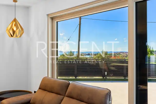 Split, Strožanac - Modern villa with sea view, pool and auxiliary building 50 m2