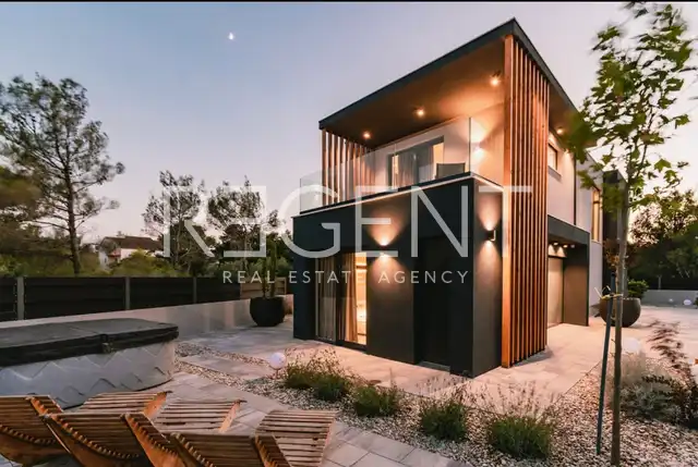 Šibenik, Vodice - Moderná vila, novostavba 200 m2