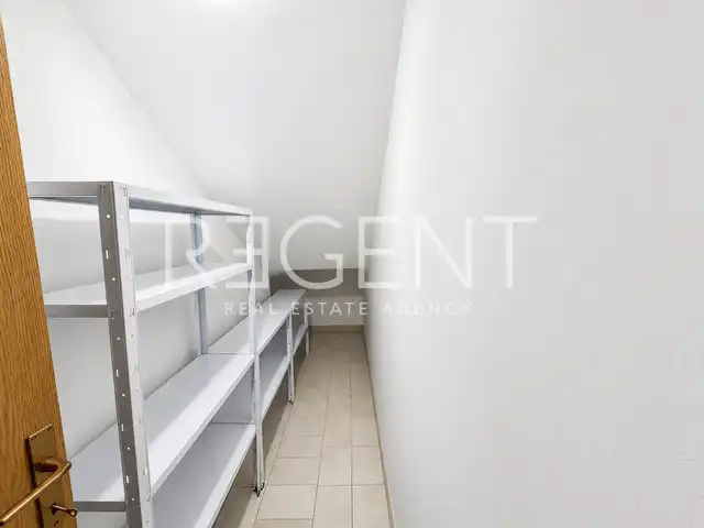 Dům 275 m² k pronájmu, Jazbina — zahrada, 2 garáže