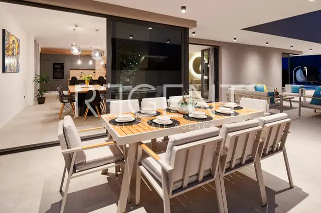 Marina Hills Resort — 3 vily s bazénom, 12 izieb a výhľad na more