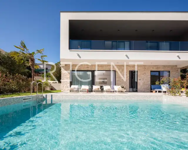 Rogoznica – Luxusní vila 200 m2 u moře