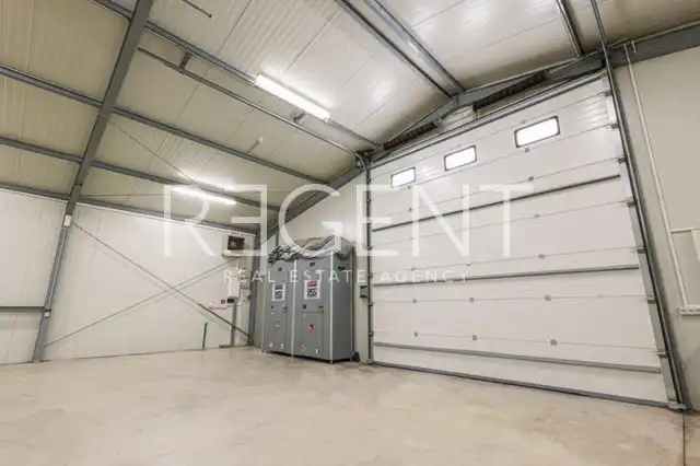 Trogir, Plano - poslovni prostor 500 m2