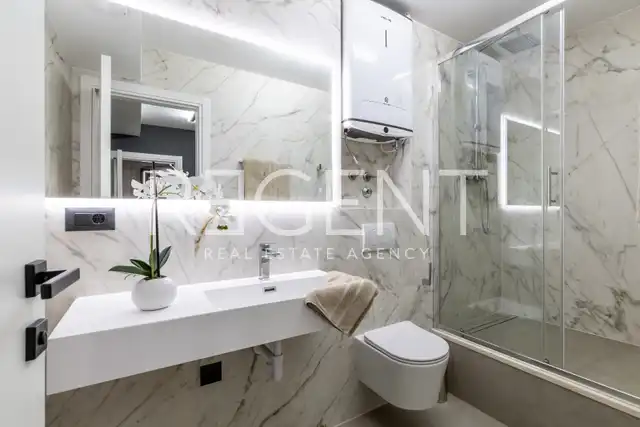 Split, Kaštel Lukšić - Luksuzni Penthouse 110 m2 s terasom