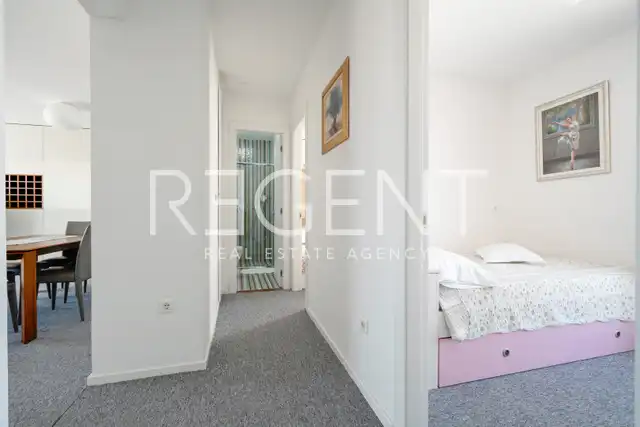 Split, Dragovode - Luxusný penthouse s terasou a výhľadom na more 103 m2