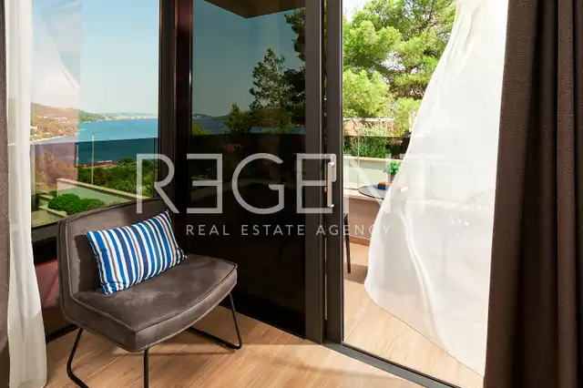 Trogir, Marina - Vila 400 m², 4 izby, bazén 30 m², 150 m od mora