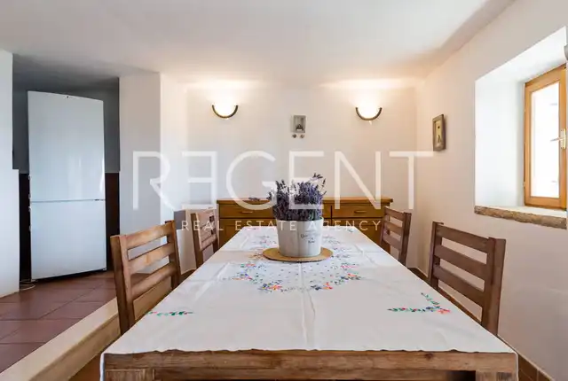 Brač, Murvica - Maison en pierre avec quatre appartements