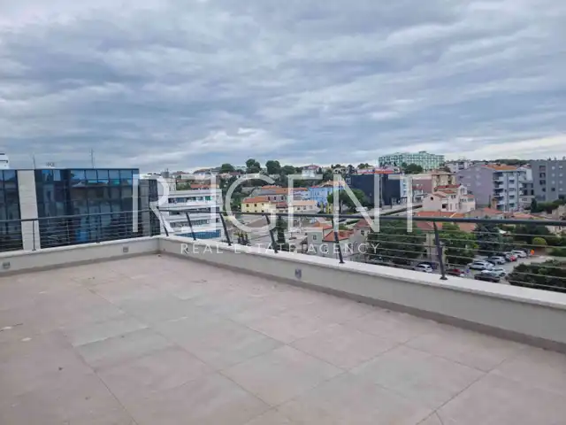 Istrie, Pula - Luxusní Penthouse o velikosti 240 m2 v novostavbě