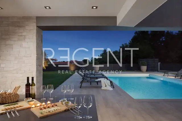 Istrie, Ližnjan - luxusní vila s privátním bazénem 400m2