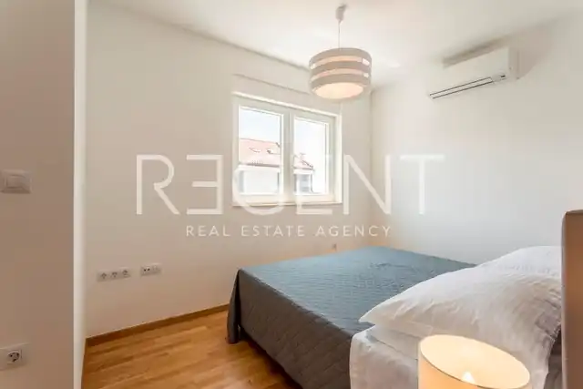 Podstrana - Three-room apartment with a terrace