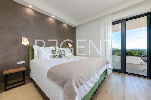 Istrijský kraj, Labin - Moderná vila s bazénom