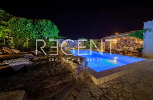 Krk, Malinska - Semi-detached villa with pool and sea view