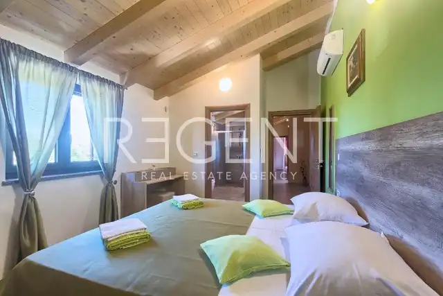 Istrijský polostrov, Tinjan – Nádherná moderná vila s bazénom 260 m2