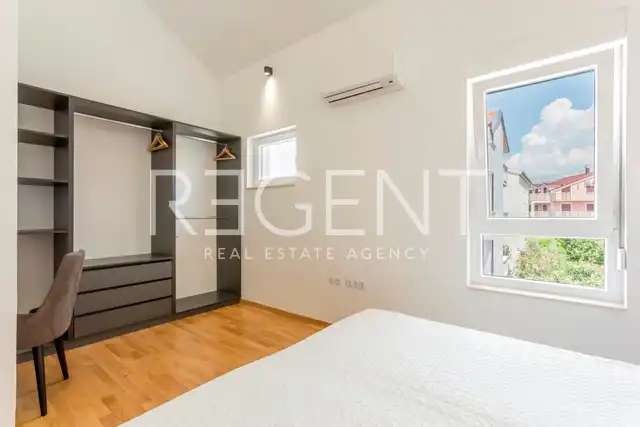 Podstrana - Three-room apartment with a terrace