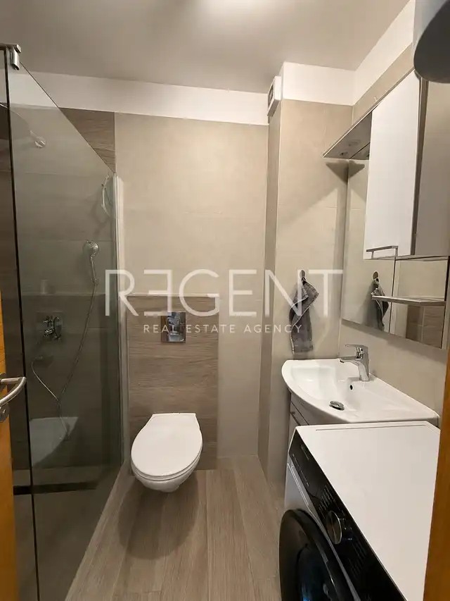 Split, Kila — Dvosobno stanovanje 66 m², balkon, garaža, novejša stavba