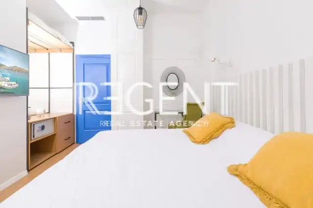 Hvar- kamena vila unikatnog dizajna 250m2