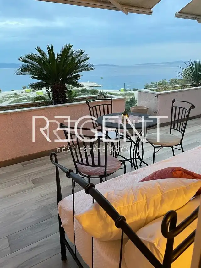 Split, Žnjan - Appartement de trois pièces avec vue sur la mer LONG TERME
