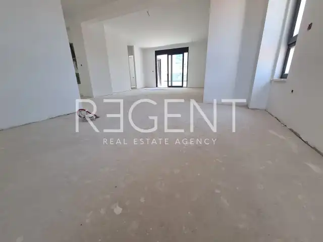 Macarsca, Centro - Attico trilocale con vista mare 117 m2
