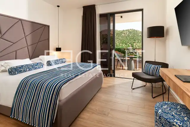Marina Hills Resort — 3 vily s bazénom, 12 izieb a výhľad na more