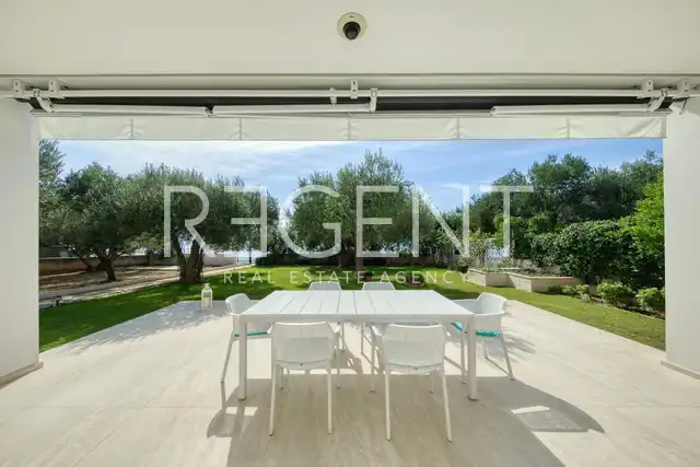 Zadar - Luxusná vila v prvom rade pri mori 210 m2