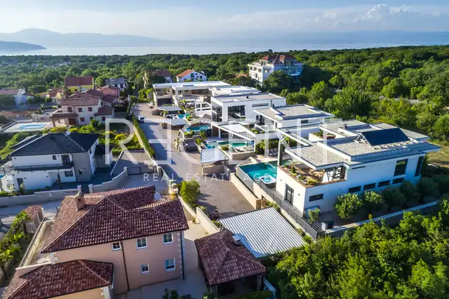 Krk, Linardići - Villa di lusso con vista mare, piscina a sfioro e sauna 350m2