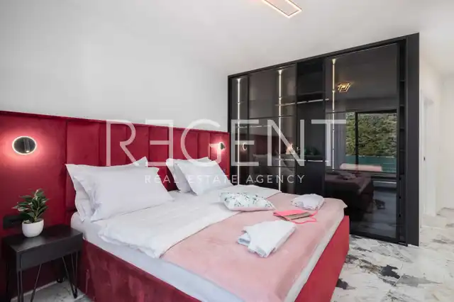 Rogoznica – Luxusní vila 200 m2 u moře
