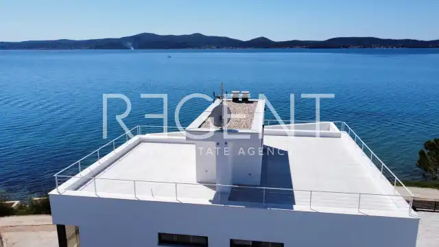 Sukošan – Luxuriöse, moderne Wohnung mit Dachterrasse 103 m2