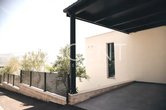 Korčula, Žrnovo - Luksuzna obiteljska vila s prekrasnim pogledom 360 m2