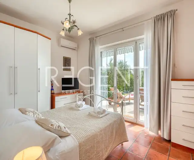 Istria, Poreč – Moderná vila s bazénom 240 m2