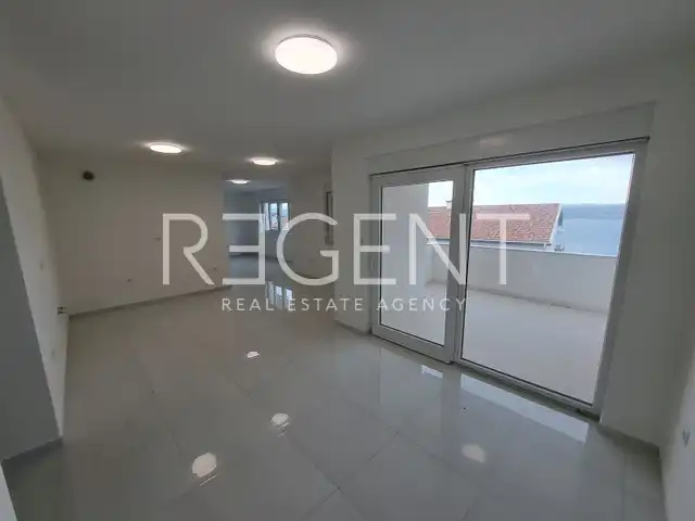 Crikvenica, Lunkovo - Appartamento con quattro camere da letto con vista mare 122 m2