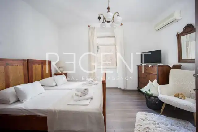 Trogir, centrum - Kamenný dom 174 m2