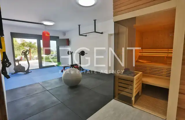 Split, Kučine - Luxusná vila 700 m2