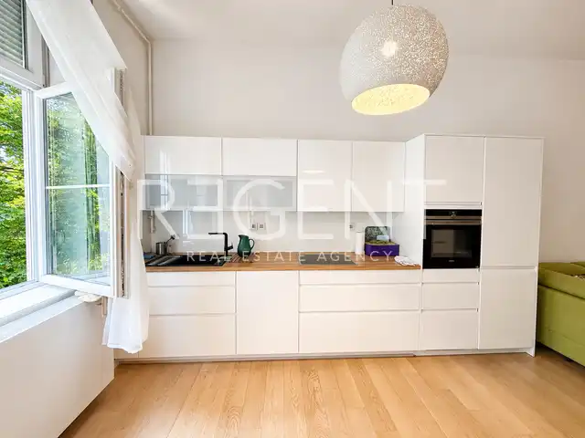 Zagreb, Donji grad – byt 88 m² na prenájom, 3-izbový, 3. poschodie, zrekonštruovaný