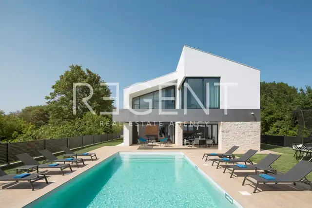 Istrie, Ližnjan - luxusní vila s privátním bazénem 400m2