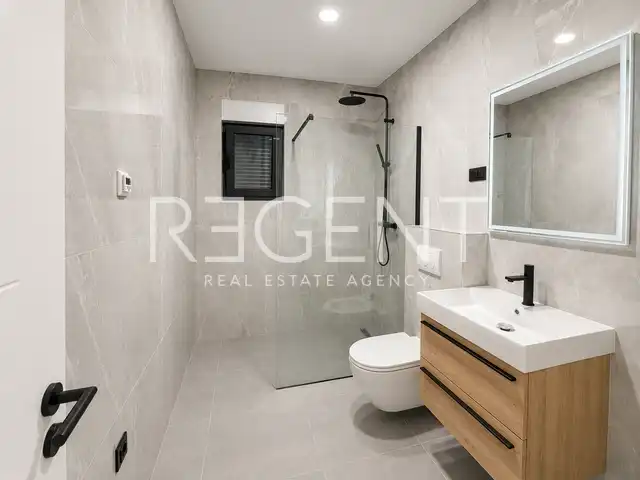 Byt 65 m2, Brodarica, Šibenik - 3-izbový, balkón, parkovanie