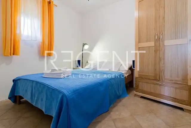 Brač, Murvica - Maison en pierre avec quatre appartements