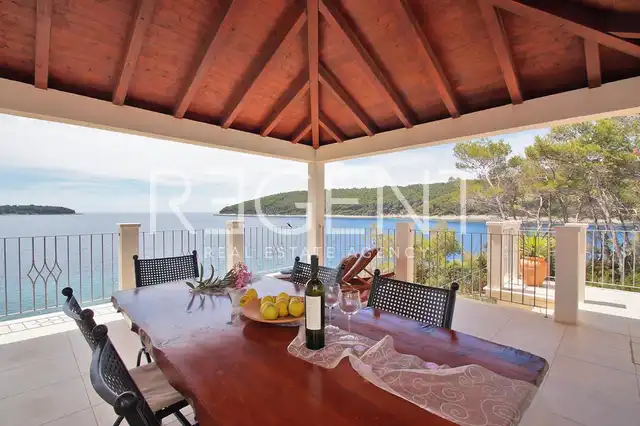 Ostrov Korčula - Nádherná úžasná vila pri mori 312 m2