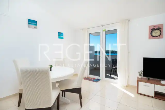 Šibenik, Rogoznica - Dům se šesti apartmány