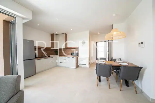 Zadar, Vrsi – trojizbové apartmány s bazénom a výhľadom na more