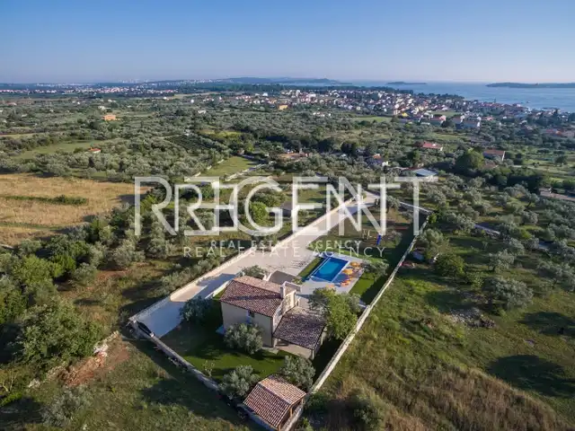 Istrien, Fažana - Villa mit Pool 180 m2